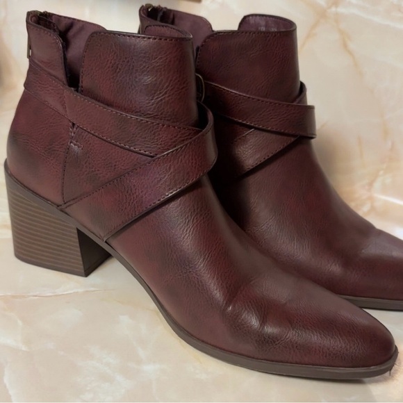 FRYE AND CO. Shoes - FRYE AND CO. Brown Ankle Boots with Straps and Stacked Heel